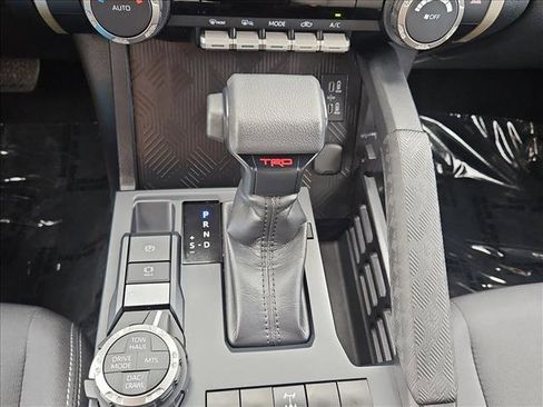 Used 2025 Toyota Tacoma TRD Off-Road image 11