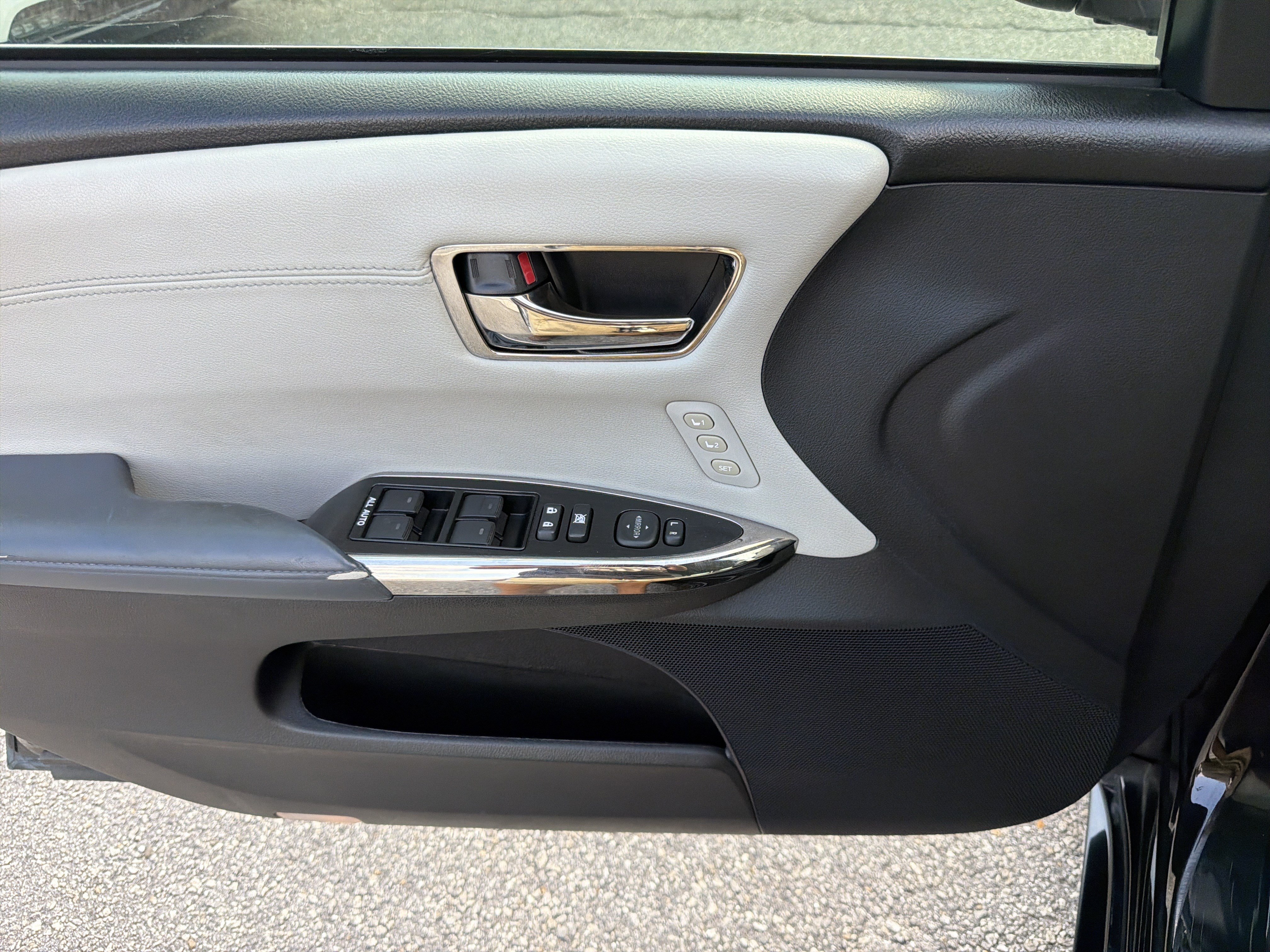 Used 2014 Toyota Avalon XLE Touring FWD image 18