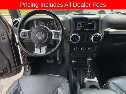 Used 2017 Jeep Wrangler Unlimited Rubicon AWD/4WD image 14