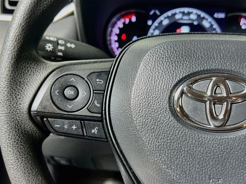 Used 2023 Toyota RAV4 LE FWD image 18