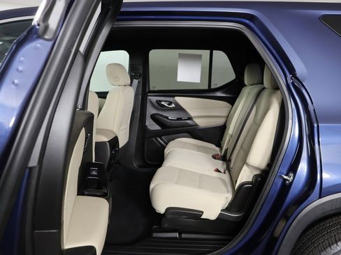 Used 2023 Chevrolet Traverse LS image 28