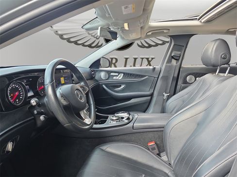 Used 2018 Mercedes-Benz E 300 w/ Premium 1 Package image 9