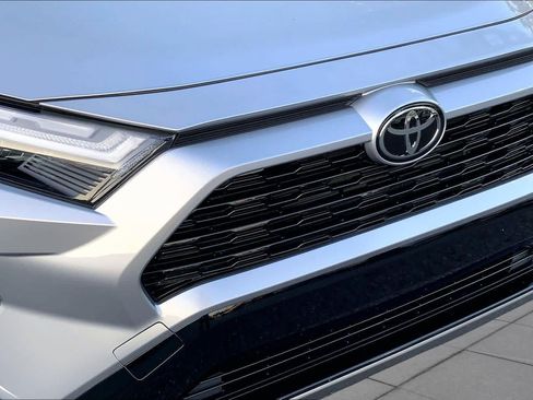 Used 2025 Toyota RAV4 XSE AWD/4WD image 30