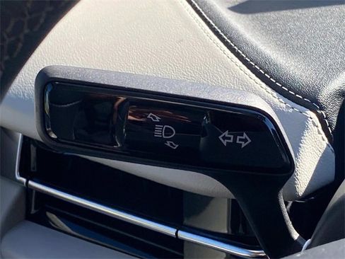 New 2025 Lincoln Navigator Reserve image 18