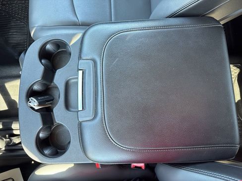 Used 2020 RAM 2500 Tradesman w/ Chrome Appearance Group image 13