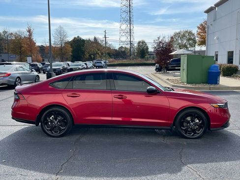 Certified 2025 Honda Accord SE image 7