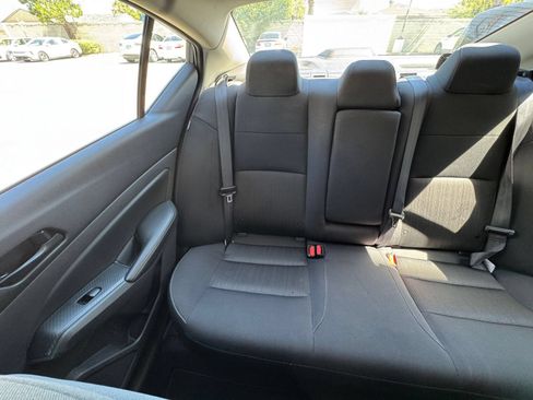 Used 2025 Nissan Altima 2.5 SV FWD image 35