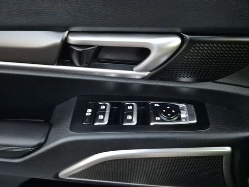 Certified 2025 Kia Telluride S image 9