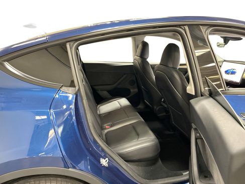 Certified 2023 Tesla Model Y Long Range AWD/4WD image 11