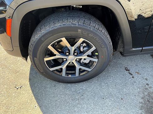 New 2025 Jeep Grand Cherokee Limited image 11