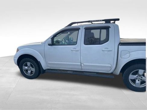 Used 2005 Nissan Frontier LE w/ (X01) Leather Pkg image 1