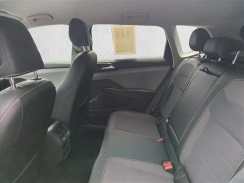 Used 2023 Volkswagen Taos SE FWD image 14