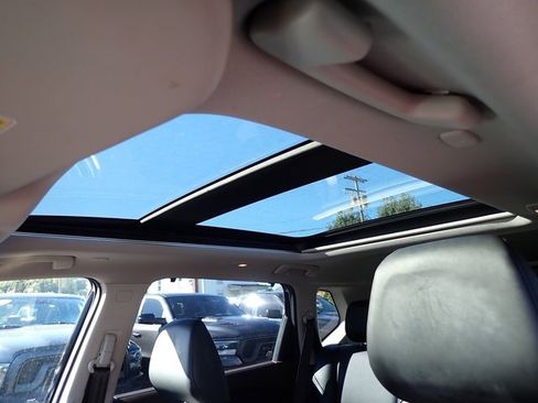 Used 2022 Nissan Rogue SV w/ SV Premium Package image 21