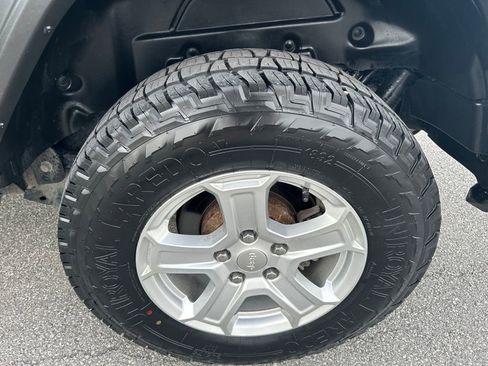 Used 2021 Jeep Wrangler Unlimited Sport AWD/4WD image 16