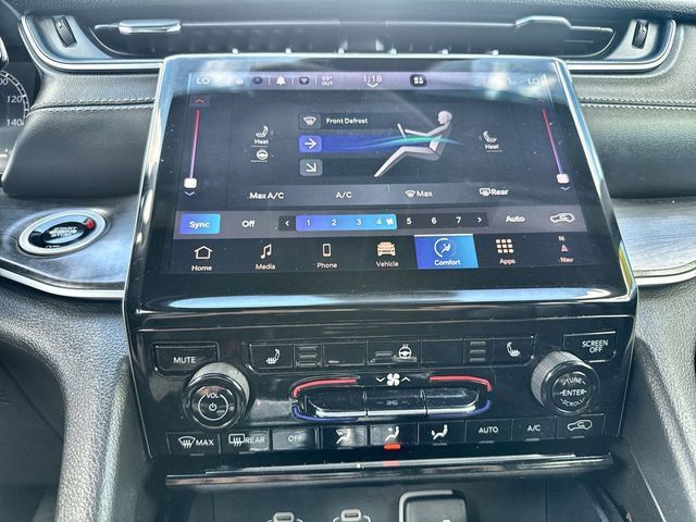Used 2024 Jeep Grand Cherokee Limited AWD/4WD image 19