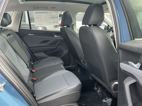 New 2026 Volkswagen Tiguan SE image 24