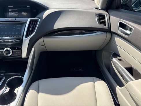 Used 2018 Acura TLX FWD image 25