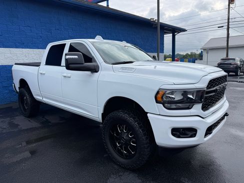 Used 2024 RAM 2500 Big Horn w/ Night Edition AWD/4WD image 3