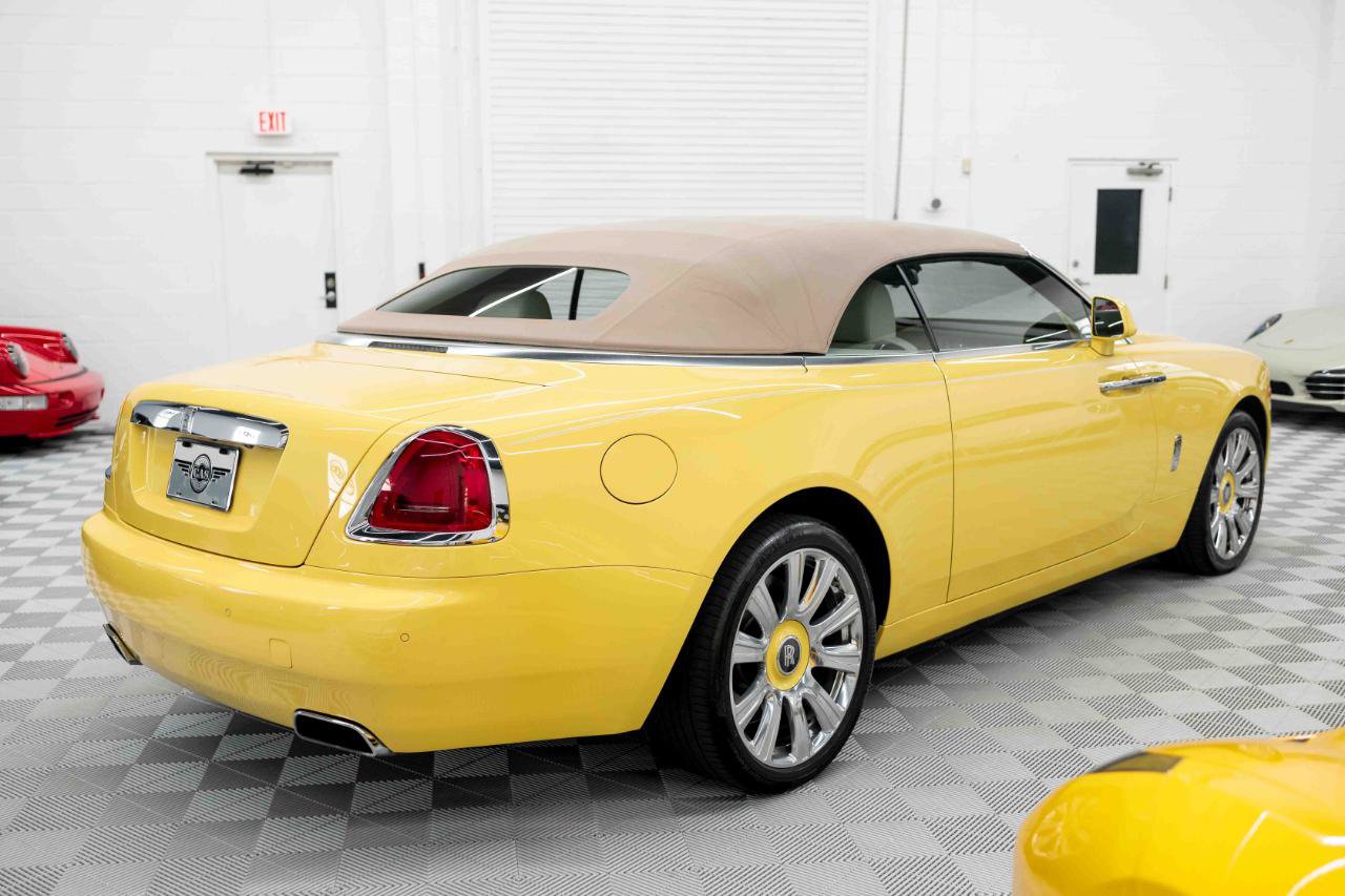 Used 2017 Rolls-Royce Dawn RWD image 53