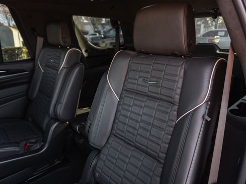 Used 2023 Cadillac Escalade V w/ LPO, ONYX Package image 31