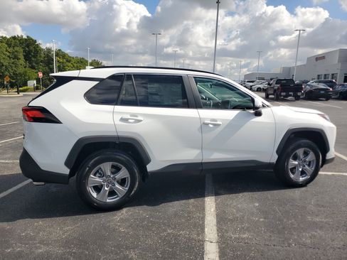 Used 2025 Toyota RAV4 XLE image 5