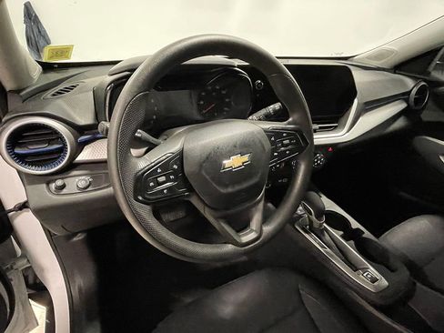 Used 2024 Chevrolet Trax LS FWD image 19