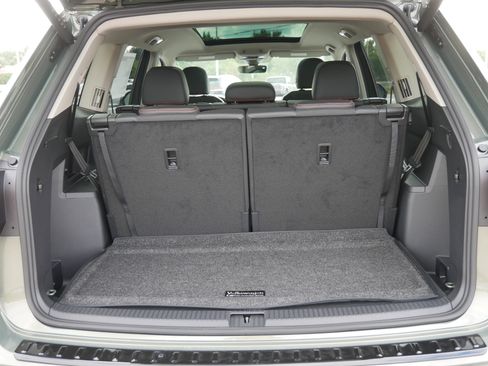 New 2026 Volkswagen Atlas Peak Edition image 5