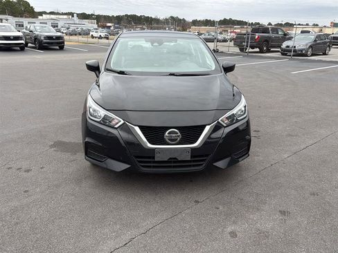 Used 2022 Nissan Versa SV image 19
