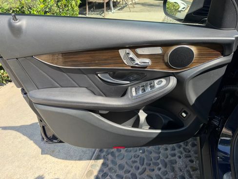 Used 2019 Mercedes-Benz GLC 300 image 10