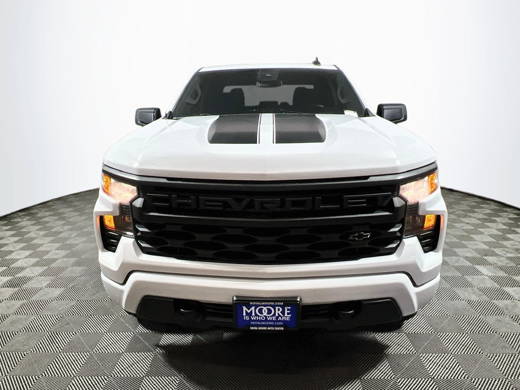 Used 2022 Chevrolet Silverado 1500 Custom w/ Rally Edition AWD/4WD image 2