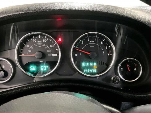 Used 2014 Jeep Wrangler Unlimited Sahara AWD/4WD image 13