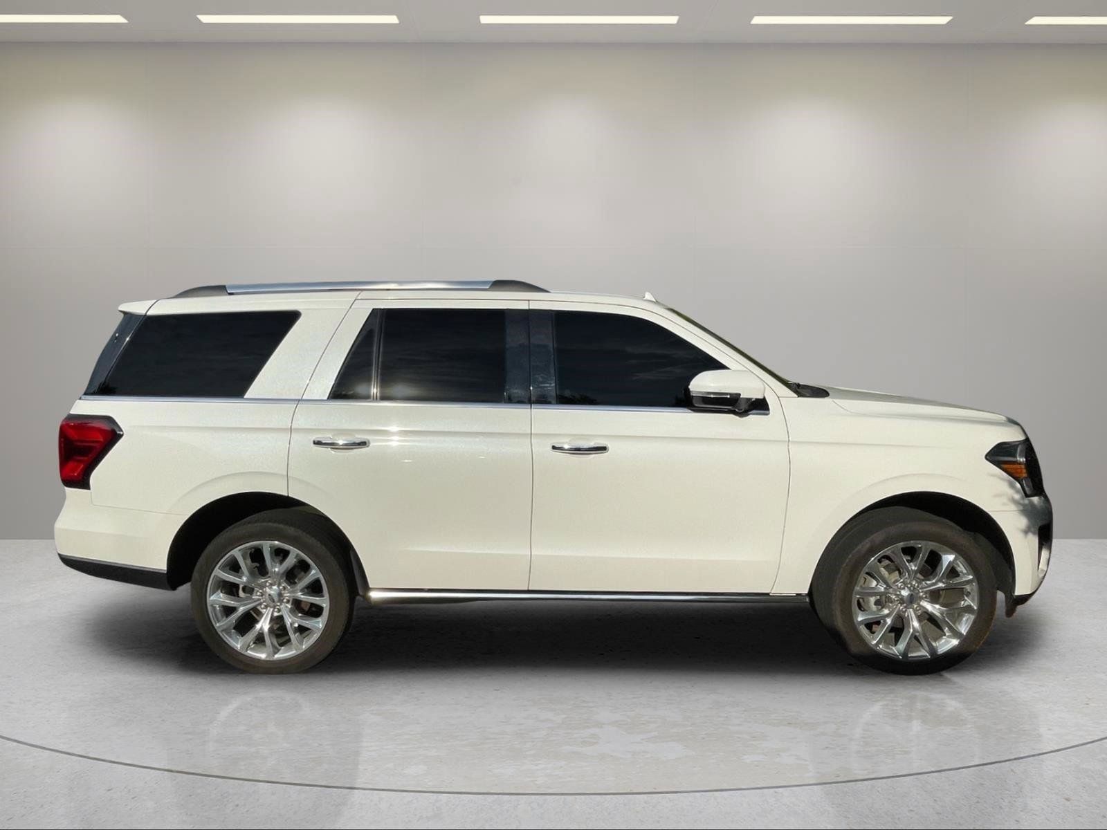 Used 2024 Ford Expedition Limited RWD image 5