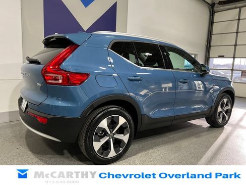 Used 2025 Volvo XC40 B5 Plus AWD/4WD image 5
