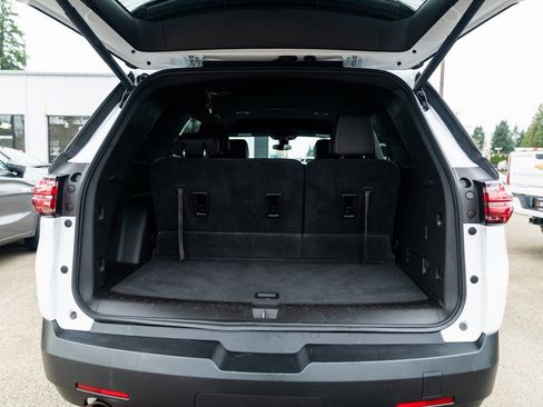 Used 2023 Chevrolet Traverse LT image 7