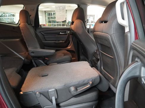 Used 2016 Chevrolet Traverse LT w/ Style and Technology Package FWD image 30
