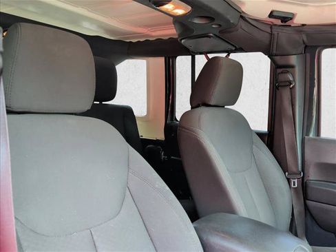 Used 2018 Jeep Wrangler Unlimited Sport S AWD/4WD image 21