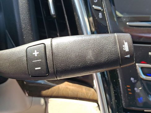 Used 2020 Cadillac Escalade Luxury w/ LPO, Radiant Package AWD/4WD image 17