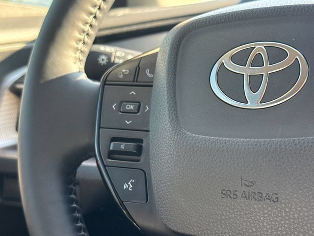 Used 2023 Toyota Prius XLE FWD image 29
