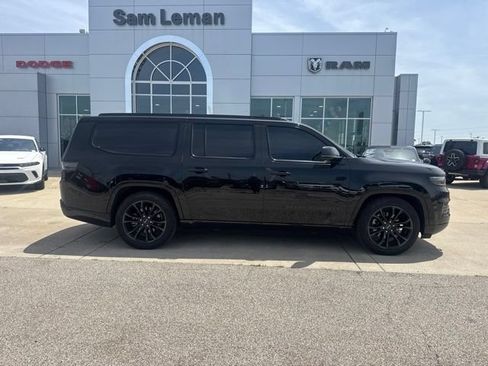 Used 2024 Jeep Grand Wagoneer L Series III w/ Rear Seat Video Group 1 AWD/4WD image 4