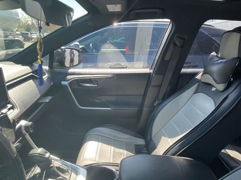 Used 2024 Toyota RAV4 SE w/ Weather & Moonroof Package image 6