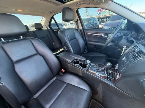 Used 2009 Mercedes-Benz C 300 Sedan image 24