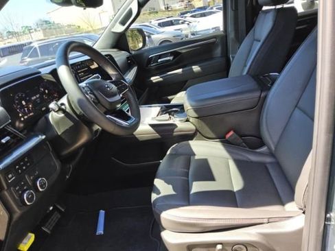 Used 2025 Chevrolet Tahoe RST w/ RST Performance Edition image 3