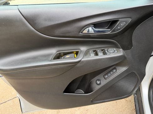 Used 2021 Chevrolet Equinox Premier image 9