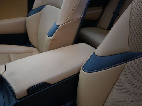 Certified 2023 Lexus ES 300h w/ Premium Package image 14