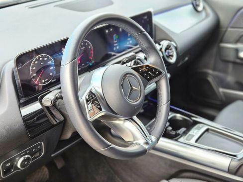 Certified 2025 Mercedes-Benz GLA 250 4MATIC image 15