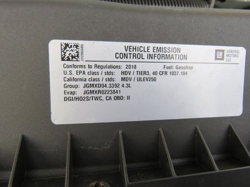 Used 2018 Chevrolet Express 3500 LT w/ LT Preferred Equipment Group RWD image 28