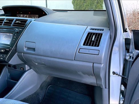 Used 2012 Toyota Prius V Two image 18