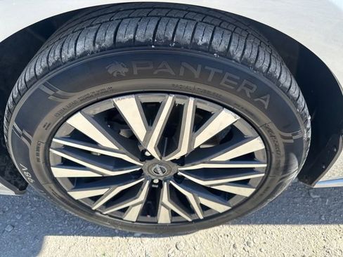 Used 2024 Nissan Altima 2.5 SV FWD image 25