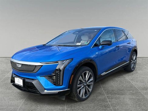 New 2026 Cadillac Optiq Luxury 2 image 1