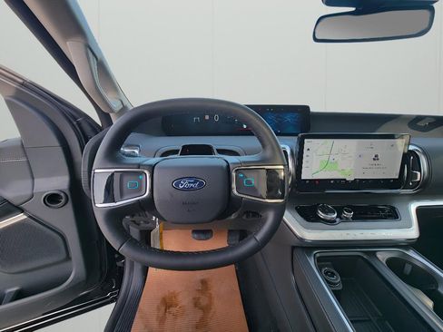 New 2026 Ford Expedition Platinum w/ Driver's Package image 13